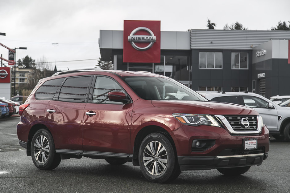 2018 Nissan Pathfinder SV Tech-0