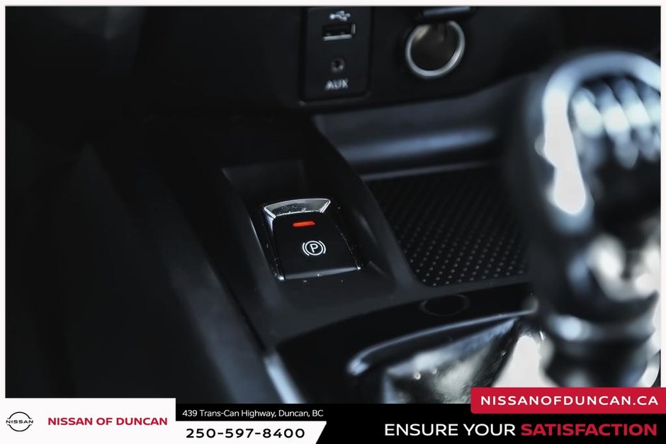 2017 Nissan Qashqai S-27
