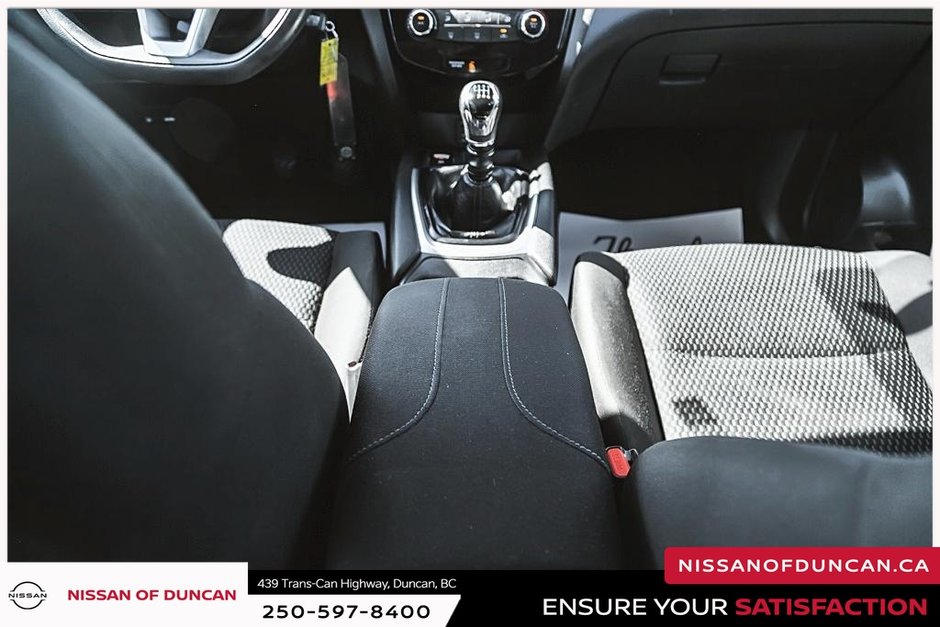 2017 Nissan Qashqai S-18