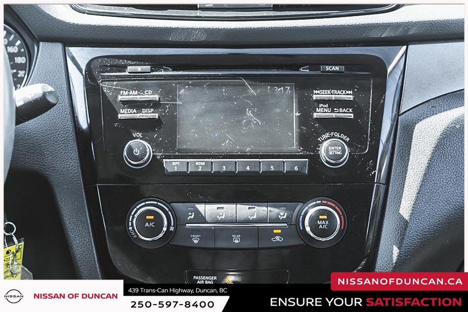 2017 Nissan Qashqai S-16