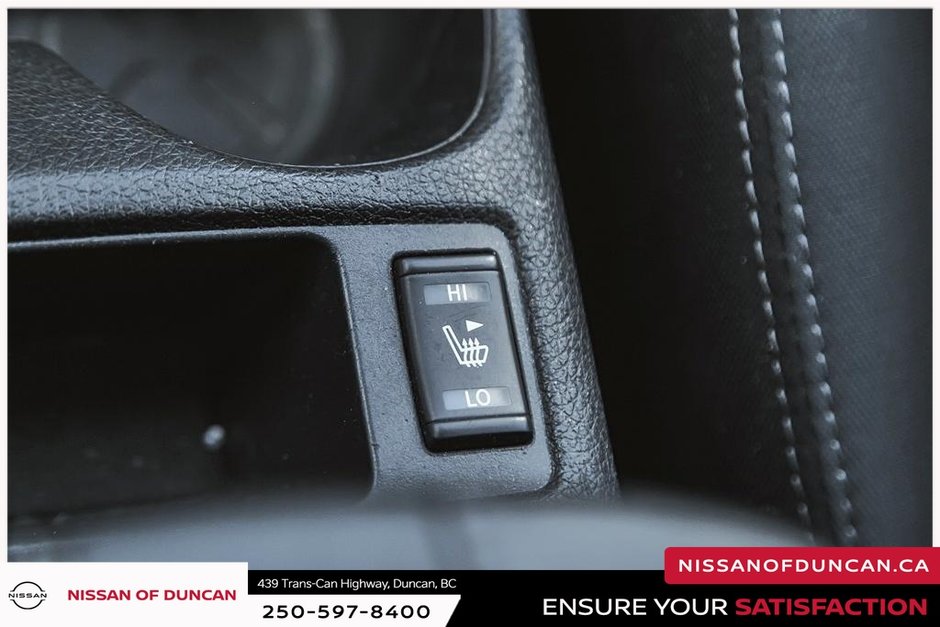2017 Nissan Rogue S-29