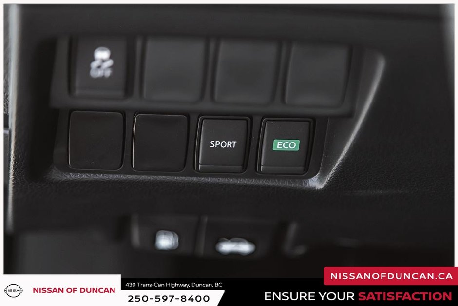 2017 Nissan Rogue S-19