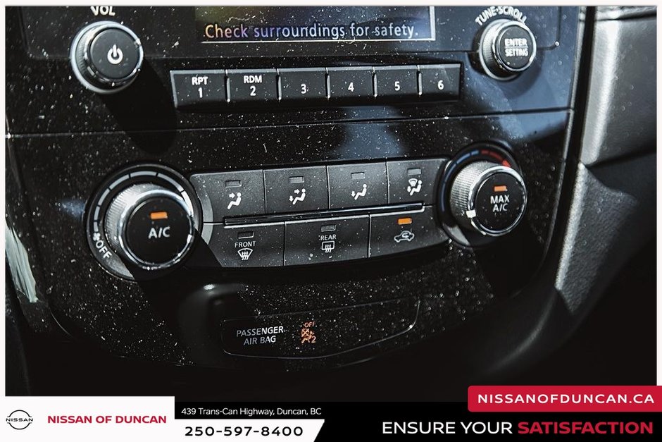 2017 Nissan Rogue S-26