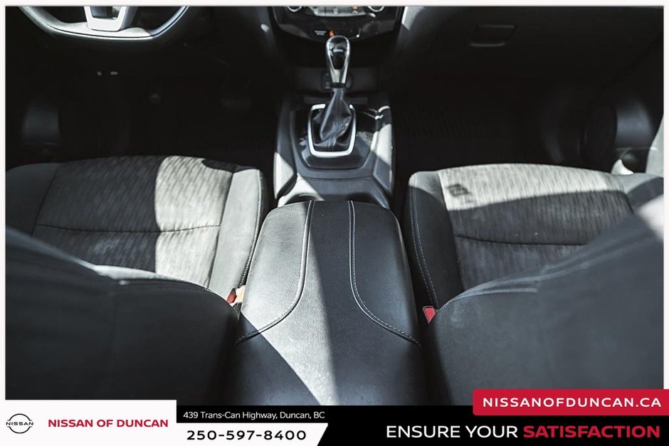 2017 Nissan Rogue SV-20