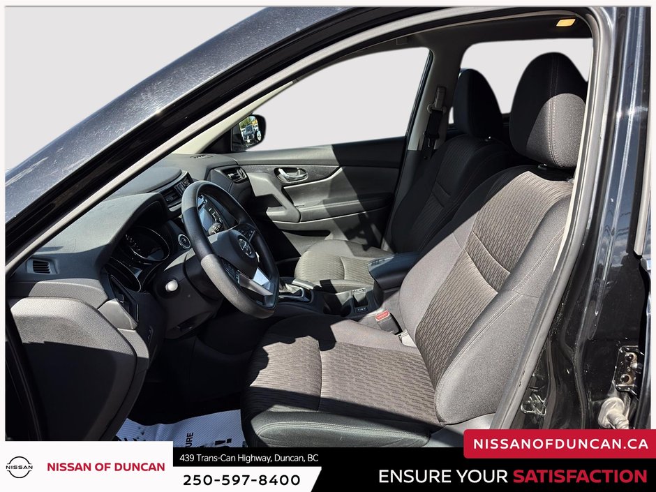 2017 Nissan Rogue SV-8