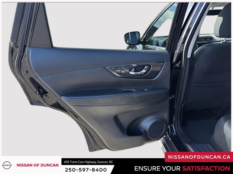 2017 Nissan Rogue SV-10