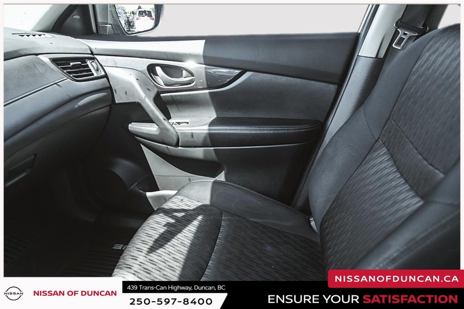 2019 Nissan Rogue S-29