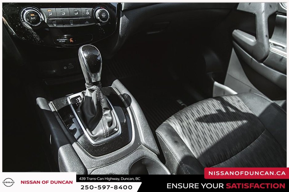 2019 Nissan Rogue S-27