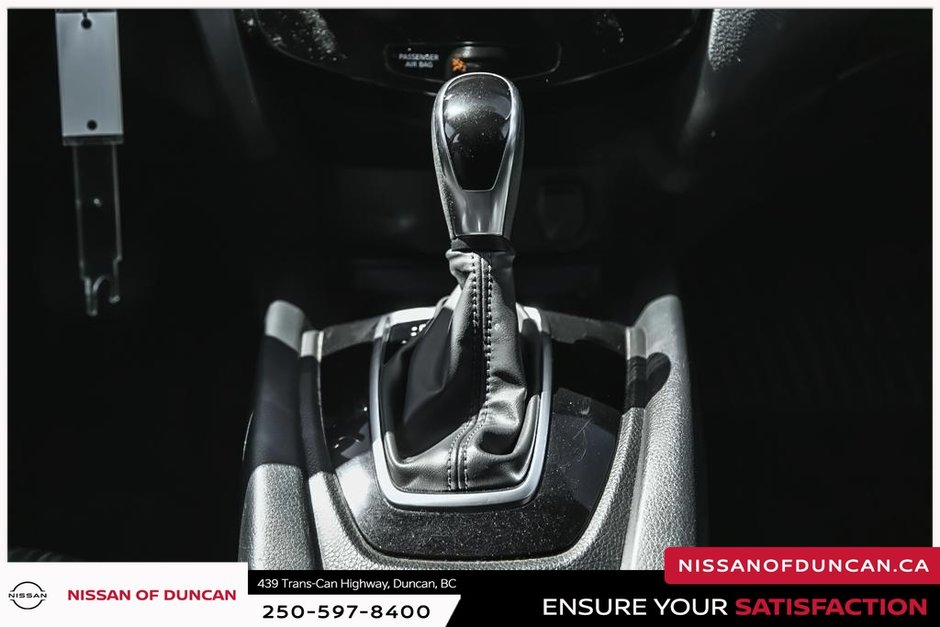 2019 Nissan Rogue S-17