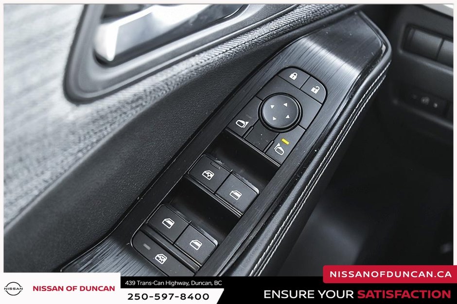 2023 Nissan Rogue SV-22