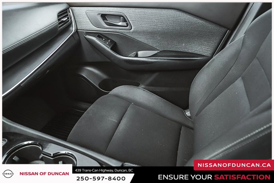 2023 Nissan Rogue S-32