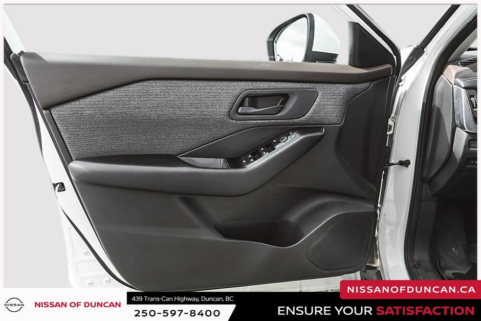 2023 Nissan Rogue S-9