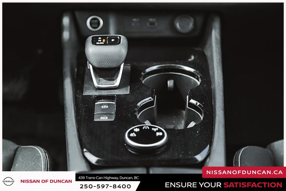 2023 Nissan Rogue S-18