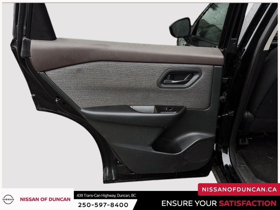 2023 Nissan Rogue S-7