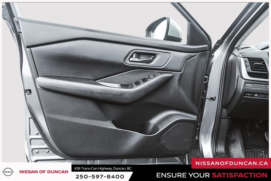 2024 Nissan Rogue S-8