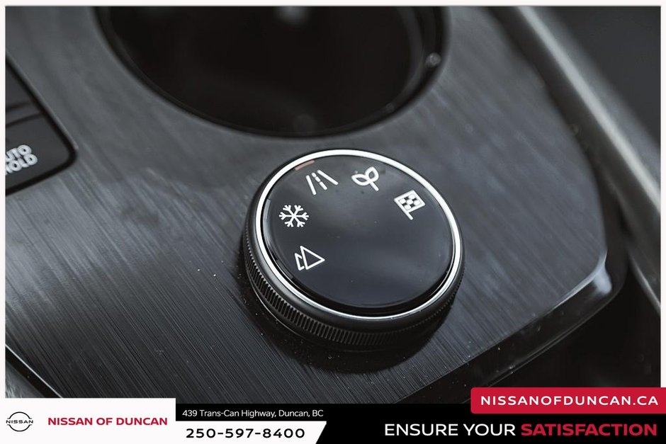 2025 Nissan Rogue Midnight Edition-29
