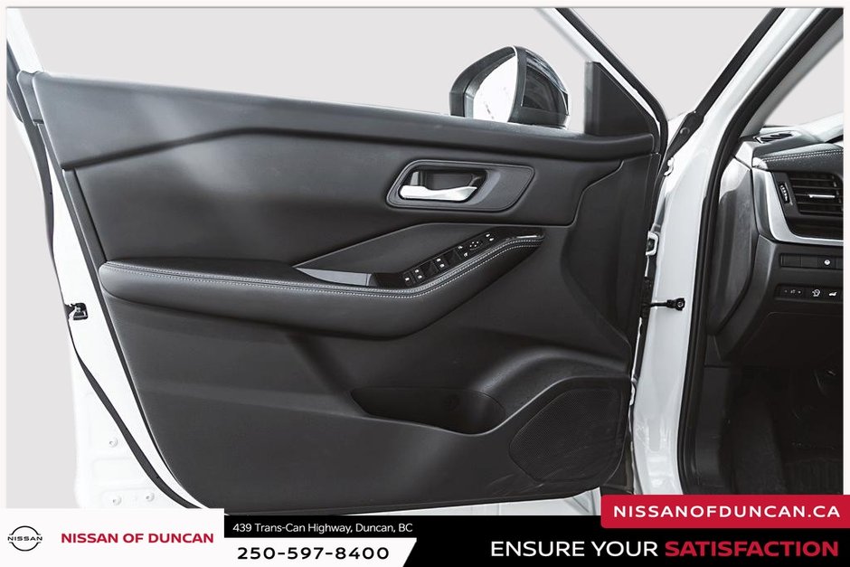2025 Nissan Rogue Midnight Edition-9