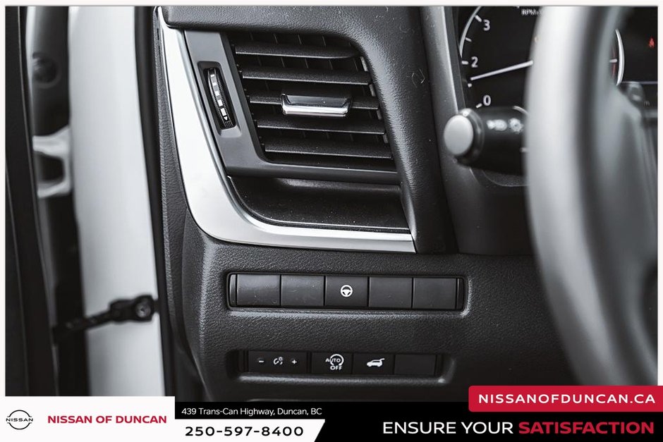 2025 Nissan Rogue Midnight Edition-22