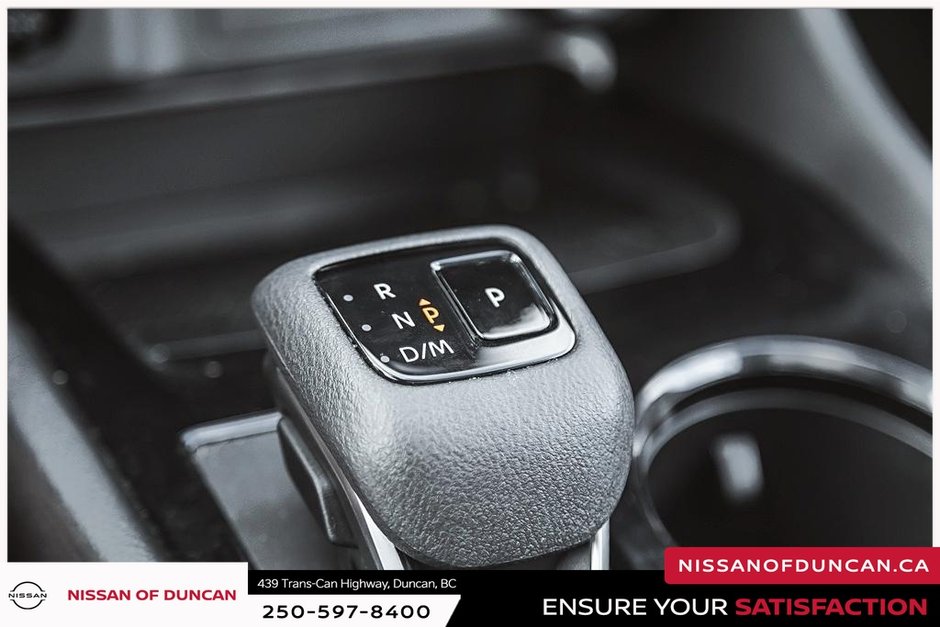 2025 Nissan Rogue Midnight Edition-28