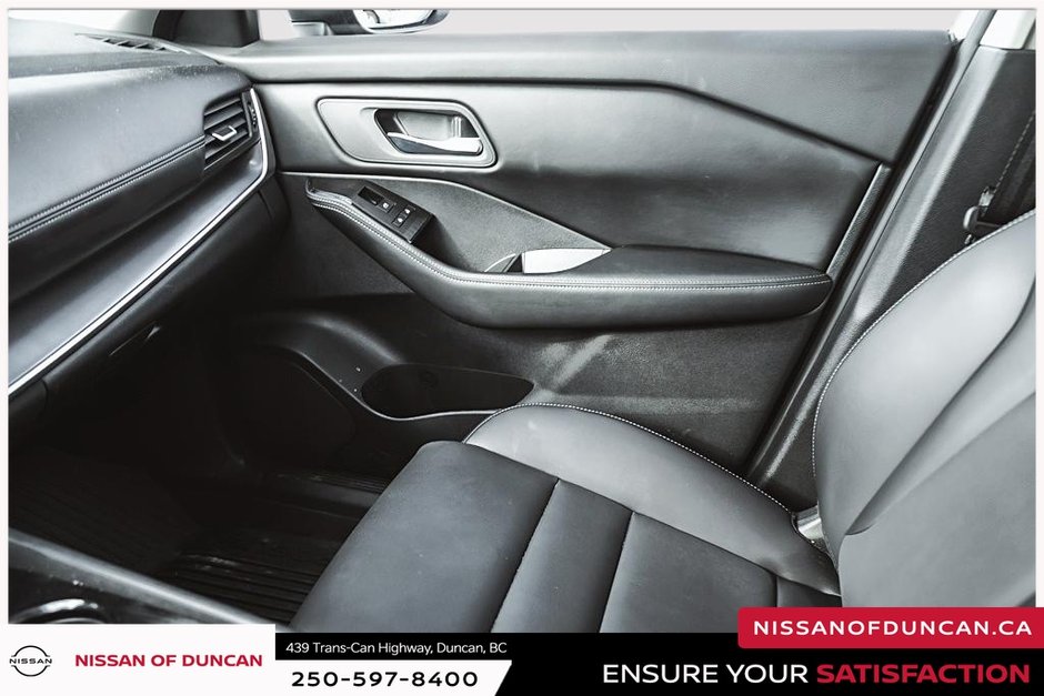 2025 Nissan Rogue Midnight Edition-31