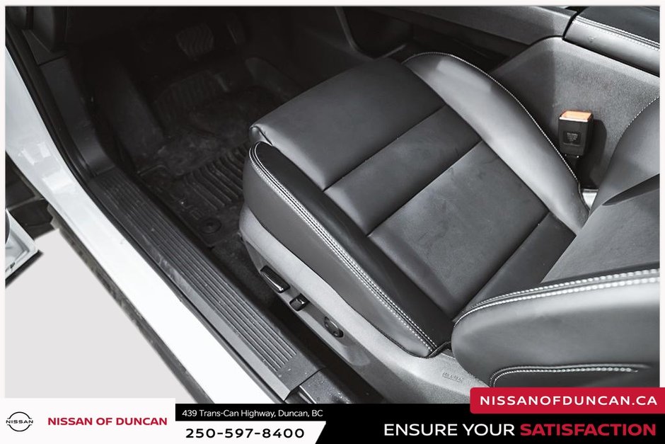 2025 Nissan Rogue Midnight Edition-12