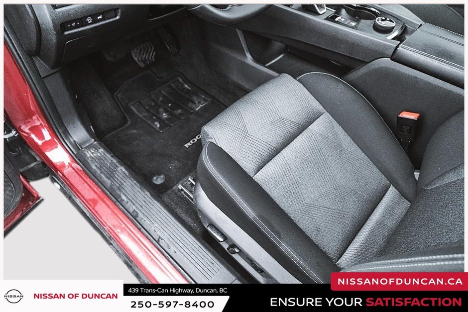 2025 Nissan Rogue SV-11