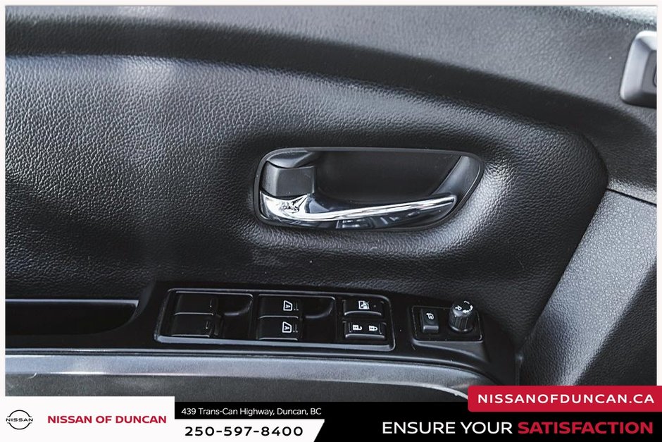 2020 Nissan Titan PRO-4X-26