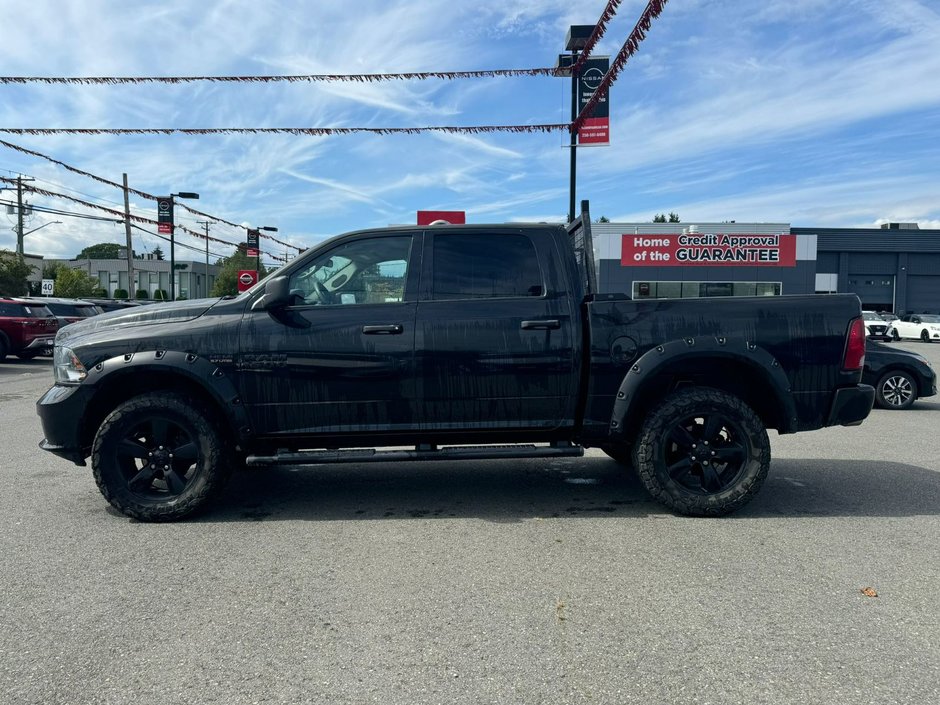 2019 Ram 1500 Classic Express Blackout Crew Cab 4x4 | 5.7L Hemi-8