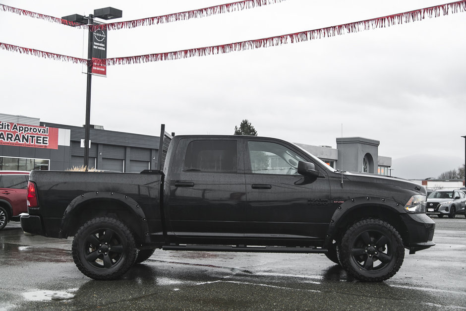 2019 Ram 1500 Classic Express Blackout Crew Cab 4x4 | 5.7L Hemi-8