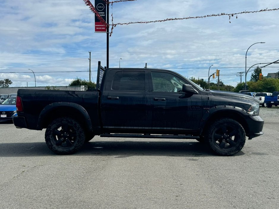 2019 Ram 1500 Classic Express Blackout Crew Cab 4x4 | 5.7L Hemi-4