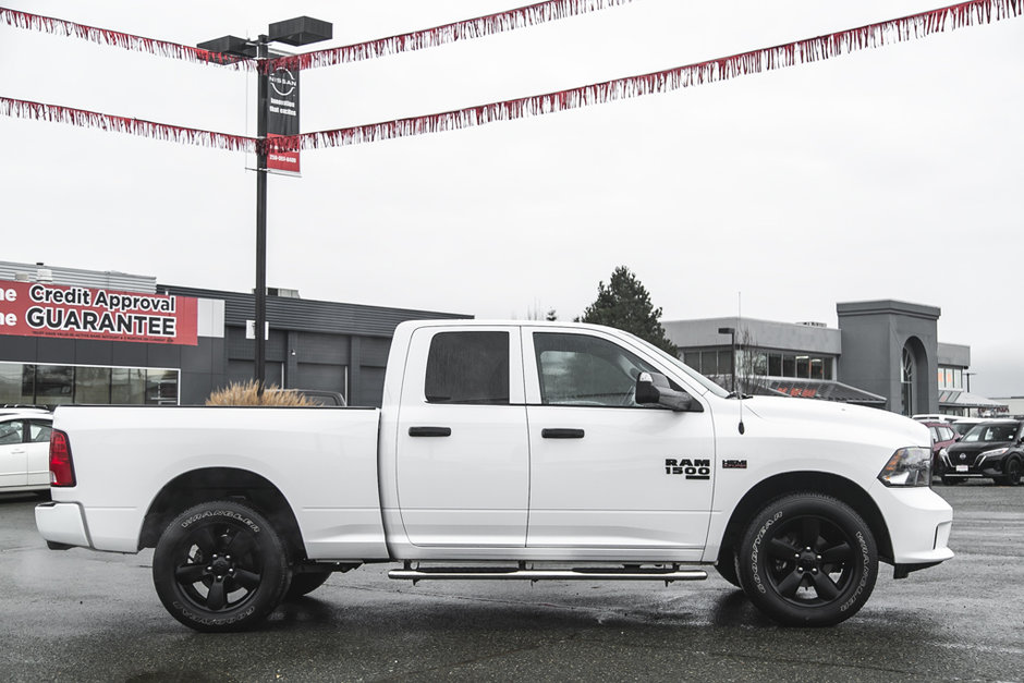 2022 Ram 1500 Classic Night Edition Express Quad Cab 4x4 | ONLY 21K!!-8