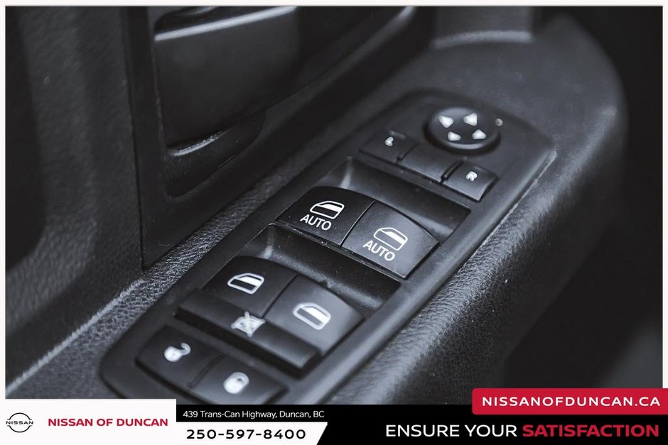 2017 Ram 1500 SXT-11