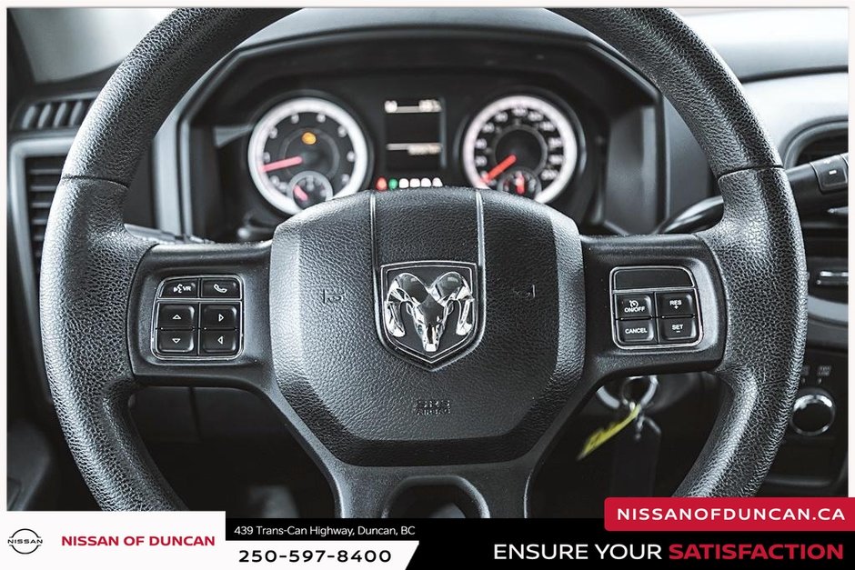 2017 Ram 1500 SXT-24