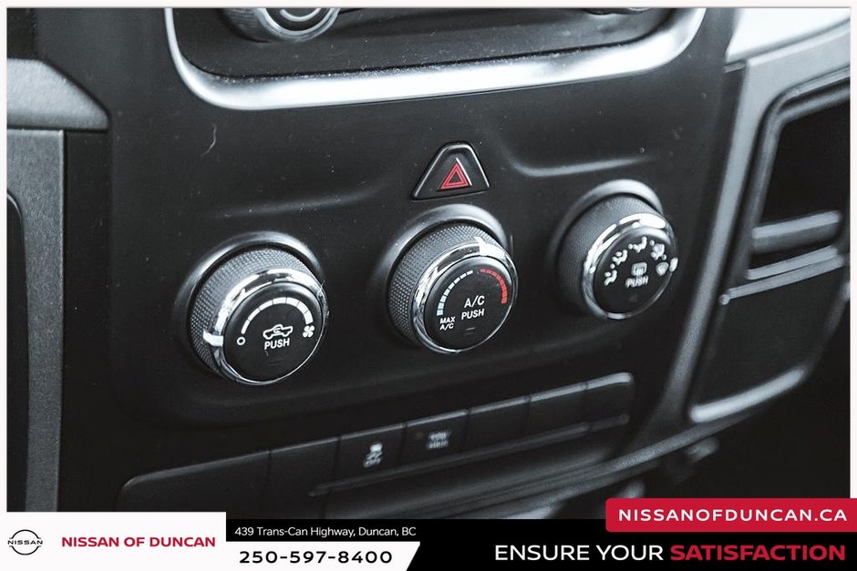 2017 Ram 1500 SXT-26