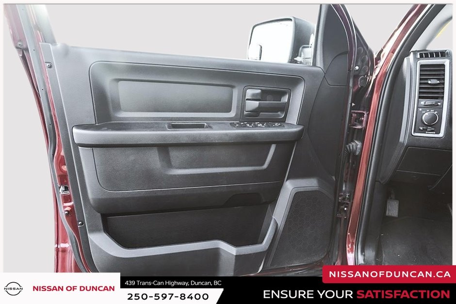 2017 Ram 1500 SXT-10