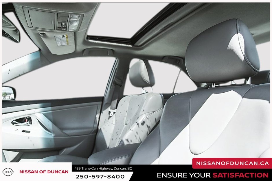 2009 Toyota Camry Hybrid XSE-12