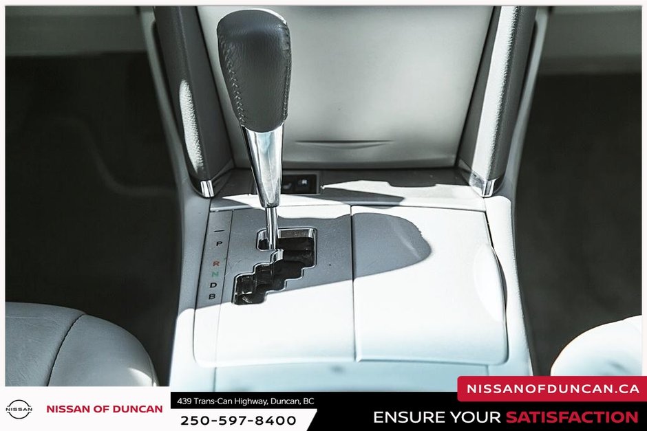 2009 Toyota Camry Hybrid XSE-17