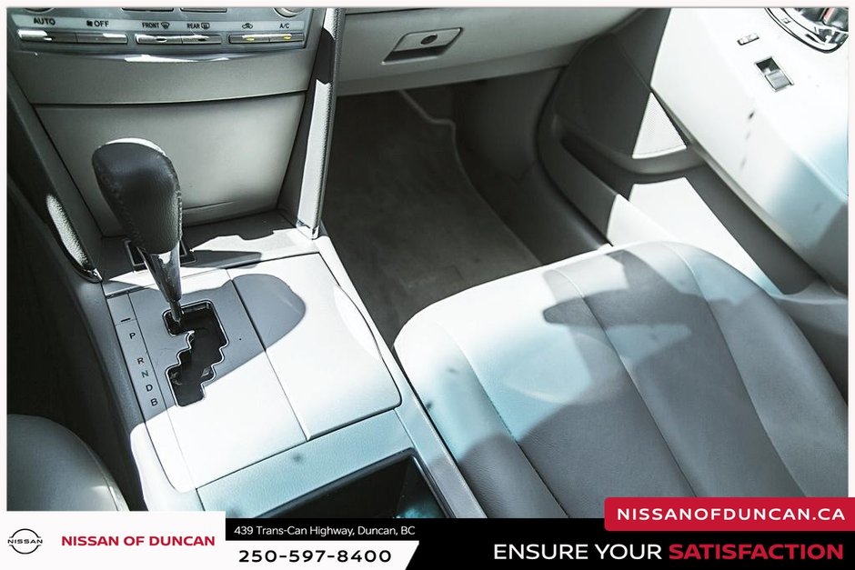 2009 Toyota Camry Hybrid XSE-27