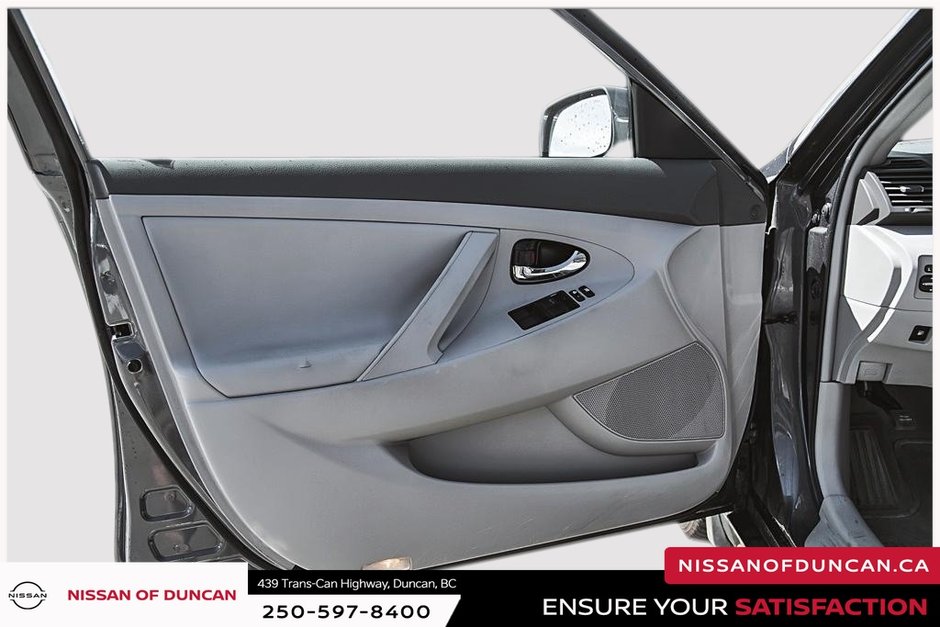 2009 Toyota Camry Hybrid XSE-9