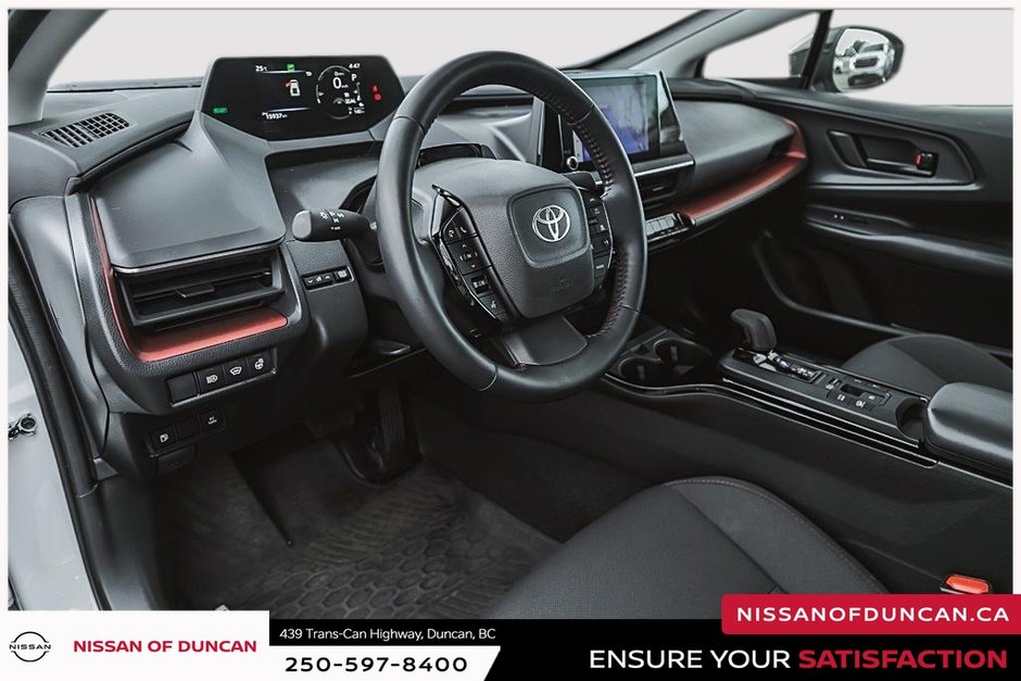 2024 Toyota Prius Prime SE-12