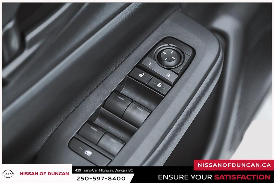 2024 Toyota Prius Prime SE-11