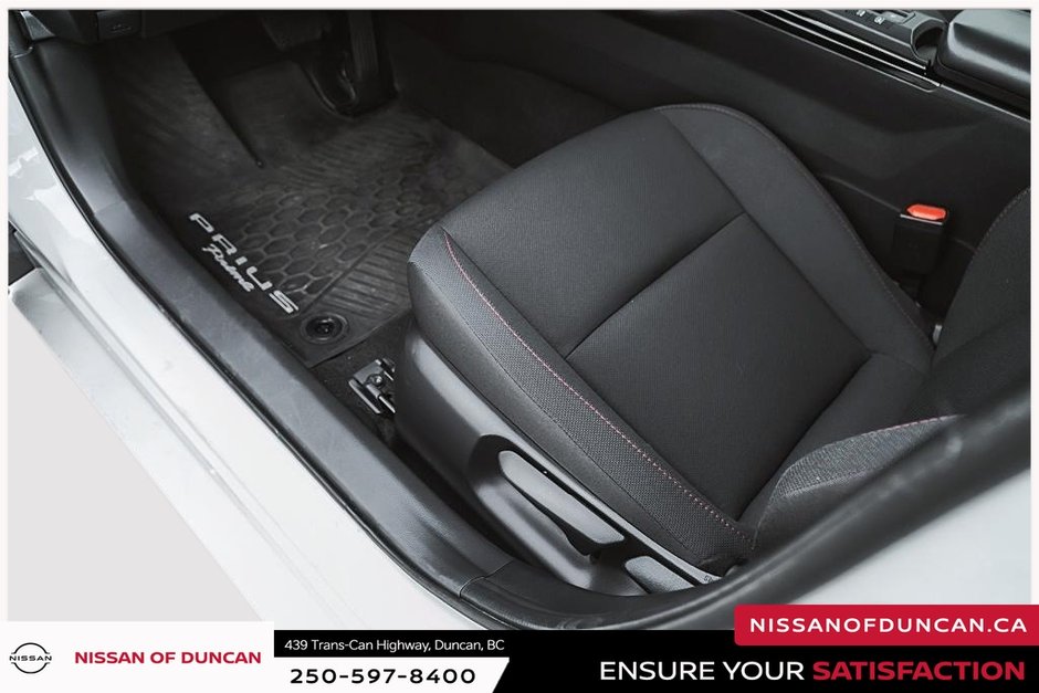 2024 Toyota Prius Prime SE-13