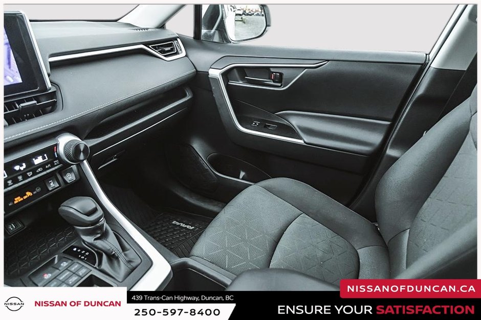 2024 Toyota RAV4 LE-28