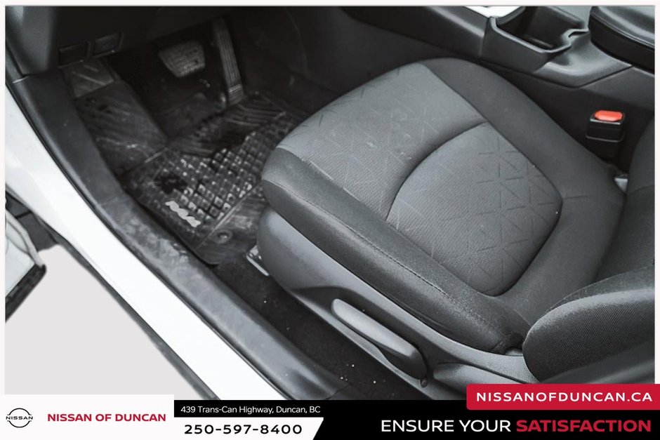 2024 Toyota RAV4 LE-10