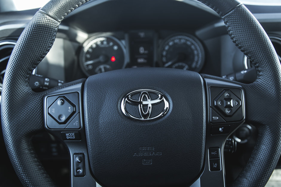 2020 Toyota Tacoma Base-26