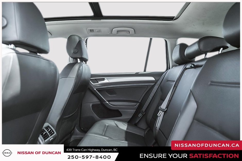 2016 Volkswagen Golf Sportwagon Trendline-15