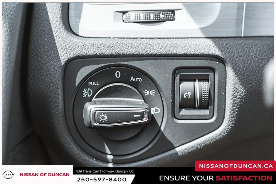 2016 Volkswagen Golf Sportwagon Trendline-23