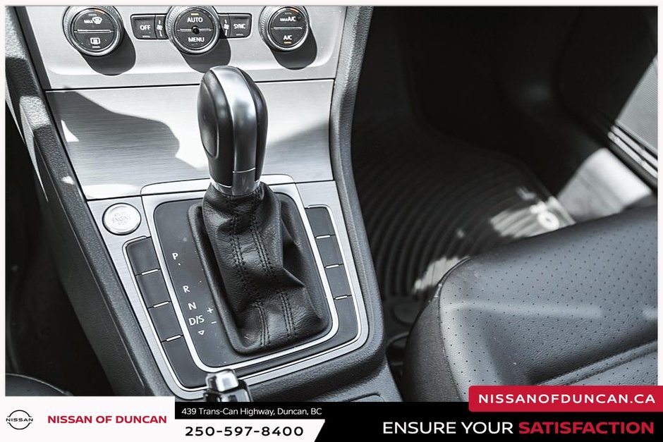 2016 Volkswagen Golf Sportwagon Trendline-32