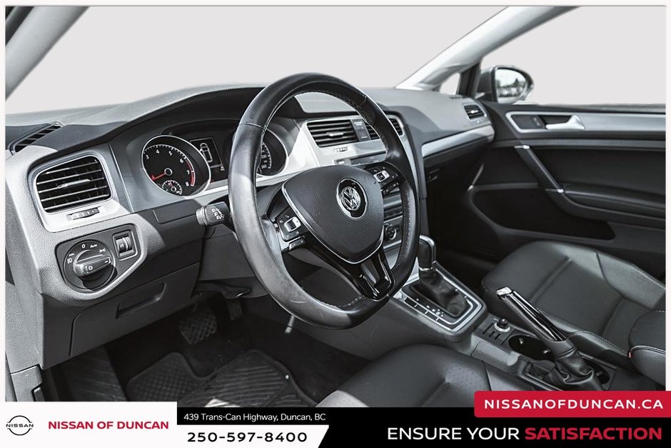 2016 Volkswagen Golf Sportwagon Trendline-12