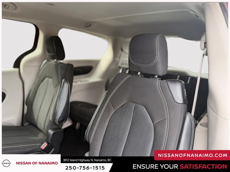 2023 Chrysler Grand Caravan SXT-11